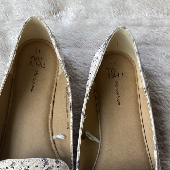 Time & Tru Reptileskin Feather Flats - Picture 5 of 7